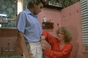 大学生踩踏足交