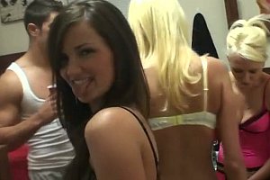 缅甸人xxxxx做受大片